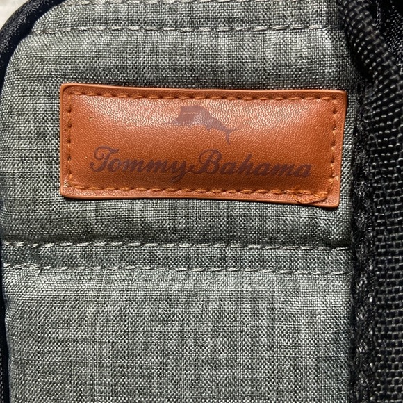 Tommy Bahama Expandable Lunch Pack Grey - Picture 2 of 11